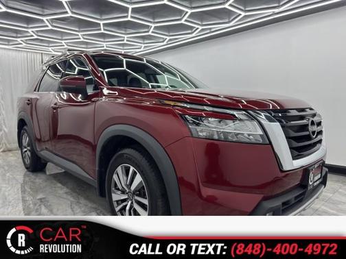 2022 Nissan Pathfinder SL