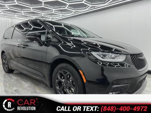 2022 Chrysler Pacifica Hybrid Limited