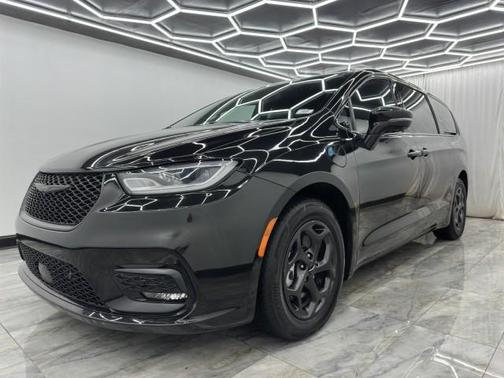 2022 Chrysler Pacifica Hybrid Limited