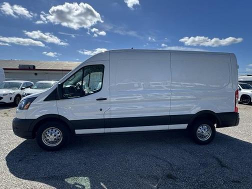 2023 Ford Transit-250 T-250 148'' MR