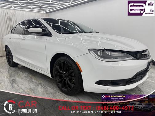 White 2015 Chrysler 200 S
