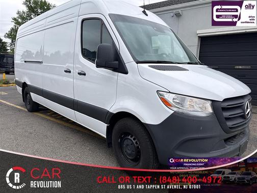 White 2024 Mercedes-Benz Sprinter 2500 HIGH ROOF 4-CYL DIESEL 170''