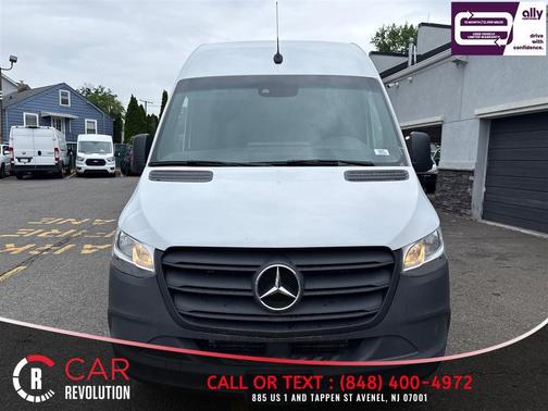 White 2024 Mercedes-Benz Sprinter 2500 HIGH ROOF 4-CYL DIESEL 170''