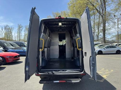 2019 Mercedes-Benz Sprinter 2500 HR 144''