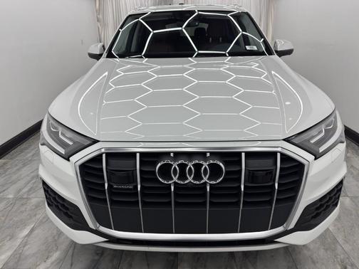 2023 Audi Q7 55 Premium Plus