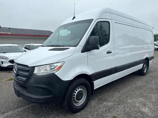 2023 Mercedes-Benz Sprinter 2500 HR I44 GAS 170''