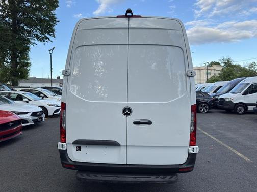 2023 Mercedes-Benz Sprinter 2500 HR I44 GAS 170''