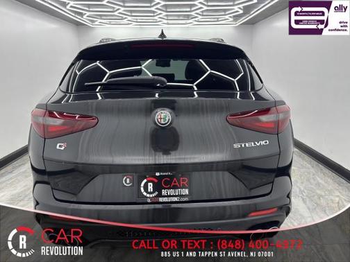 2022 Alfa Romeo Stelvio Quadrifoglio