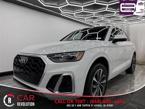 Glacier White Metallic 2024 Audi Q5 45 S line quattro Premium