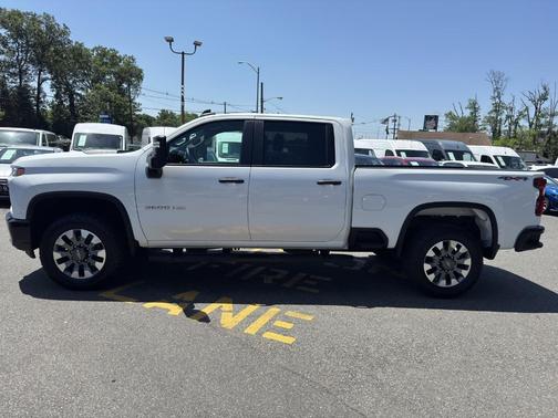 2022 Chevrolet Silverado 2500 Custom