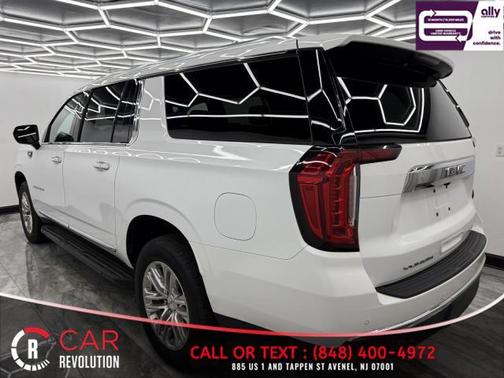 White 2024 GMC Yukon XL SLT