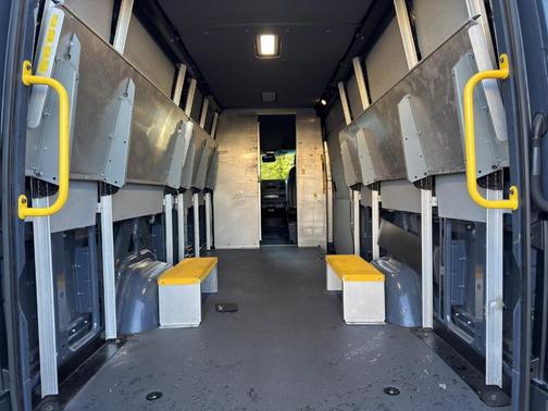 2019 Mercedes-Benz Sprinter 2500 HR 170''