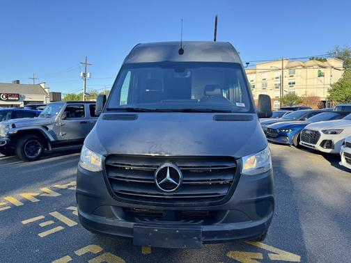 2019 Mercedes-Benz Sprinter 2500 HR 170''