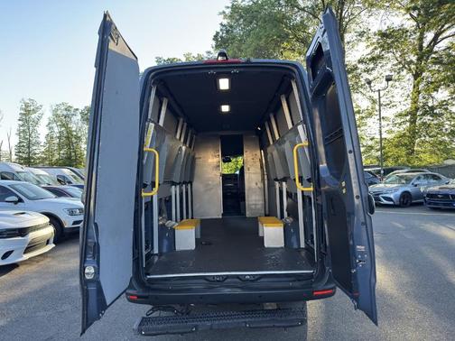 2019 Mercedes-Benz Sprinter 2500 HR 170''