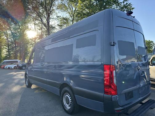 2019 Mercedes-Benz Sprinter 2500 HR 170''