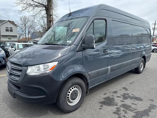 2019 Mercedes-Benz Sprinter 2500 HR 170''