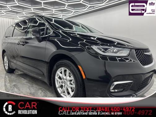 Black 2023 Chrysler Pacifica Touring-L