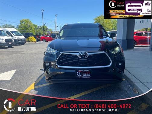 Black 2024 Toyota Highlander XLE