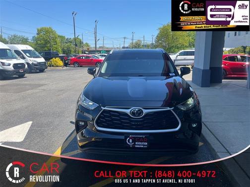 Black 2024 Toyota Highlander XLE