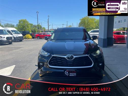 Black 2024 Toyota Highlander XLE