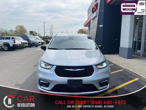 Silver 2024 Chrysler Pacifica Touring-L