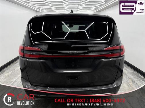 Gray 2023 Chrysler Pacifica Touring-L