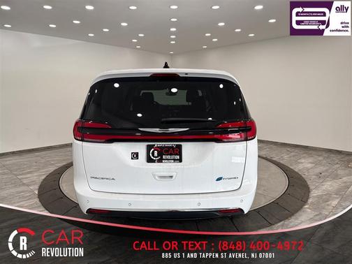 White 2024 Chrysler Pacifica Hybrid Select