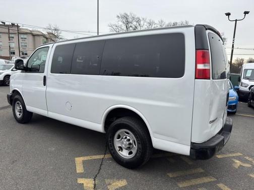 2017 Chevrolet Express 3500 LS