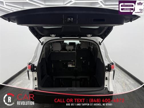 White 2022 Toyota Sienna LE
