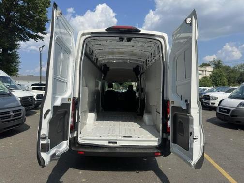 2022 Ford Transit-250 Base