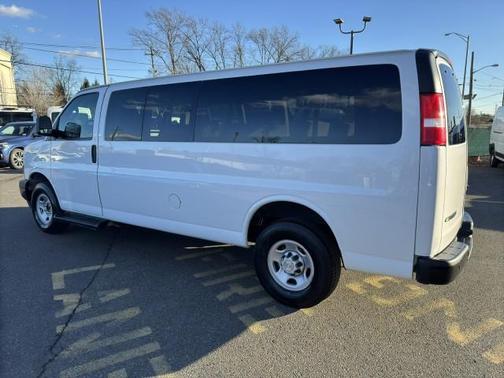 2022 Chevrolet Express 3500 LS