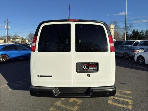 2022 Chevrolet Express 3500 LS