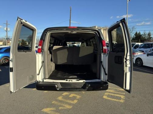 2022 Chevrolet Express 3500 LS
