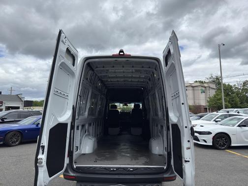 2023 Mercedes-Benz Sprinter 2500 HR IA GAS 170''