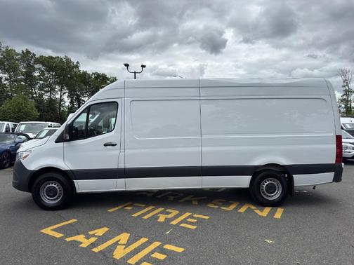 2023 Mercedes-Benz Sprinter 2500 HR IA GAS 170''