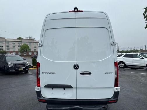 2023 Mercedes-Benz Sprinter 2500 HR IA GAS 170''