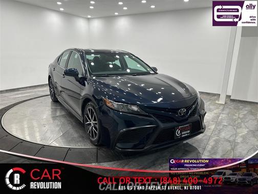 Green 2021 Toyota Camry SE