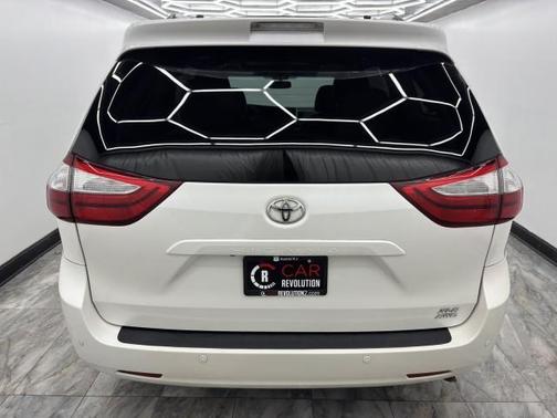 2017 Toyota Sienna XLE Premium