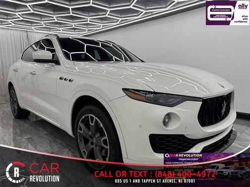 Silver 2017 Maserati Levante Base