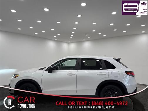 White 2023 Honda HR-V Sport