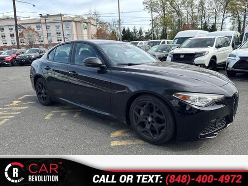 2021 Alfa Romeo Giulia Base