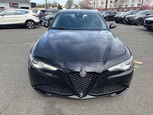 2021 Alfa Romeo Giulia Base