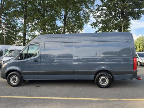 2019 Mercedes-Benz Sprinter 2500 HR 170''