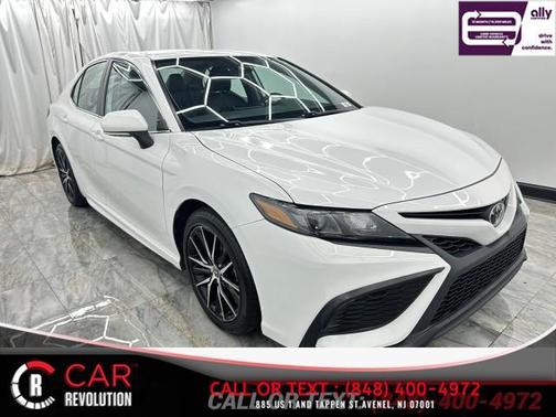 2022 Toyota Camry SE