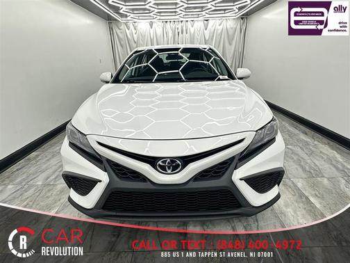 White 2022 Toyota Camry SE