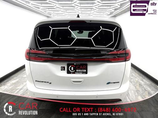 2024 Chrysler Pacifica Hybrid Select