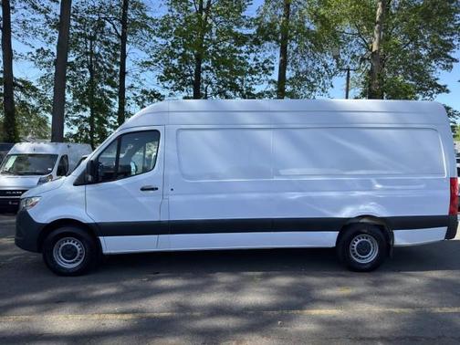 2023 Mercedes-Benz Sprinter 2500 HR GAS 170''