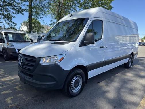 2023 Mercedes-Benz Sprinter 2500 HR GAS 170''