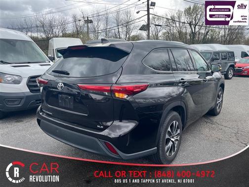 Black 2021 Toyota Highlander XLE