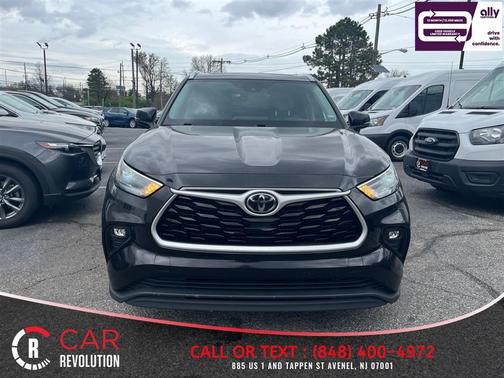 Black 2021 Toyota Highlander XLE